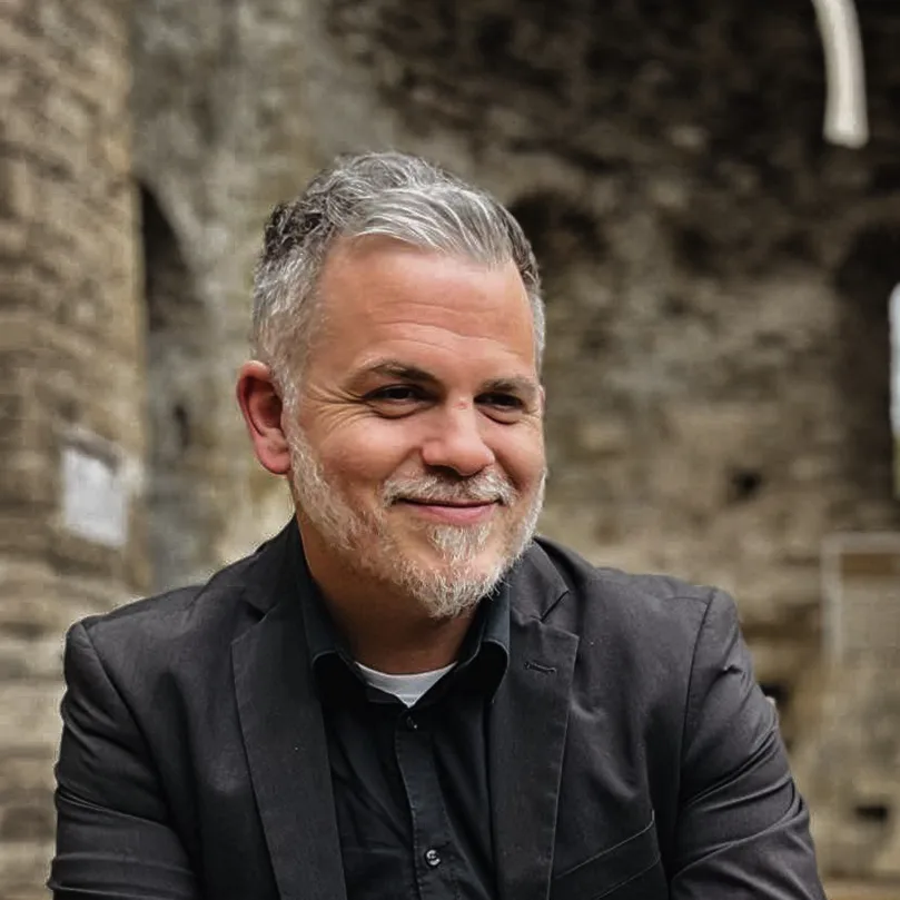 Julien Guénard, artiste peintre abstrait à Givry en Bourgogne