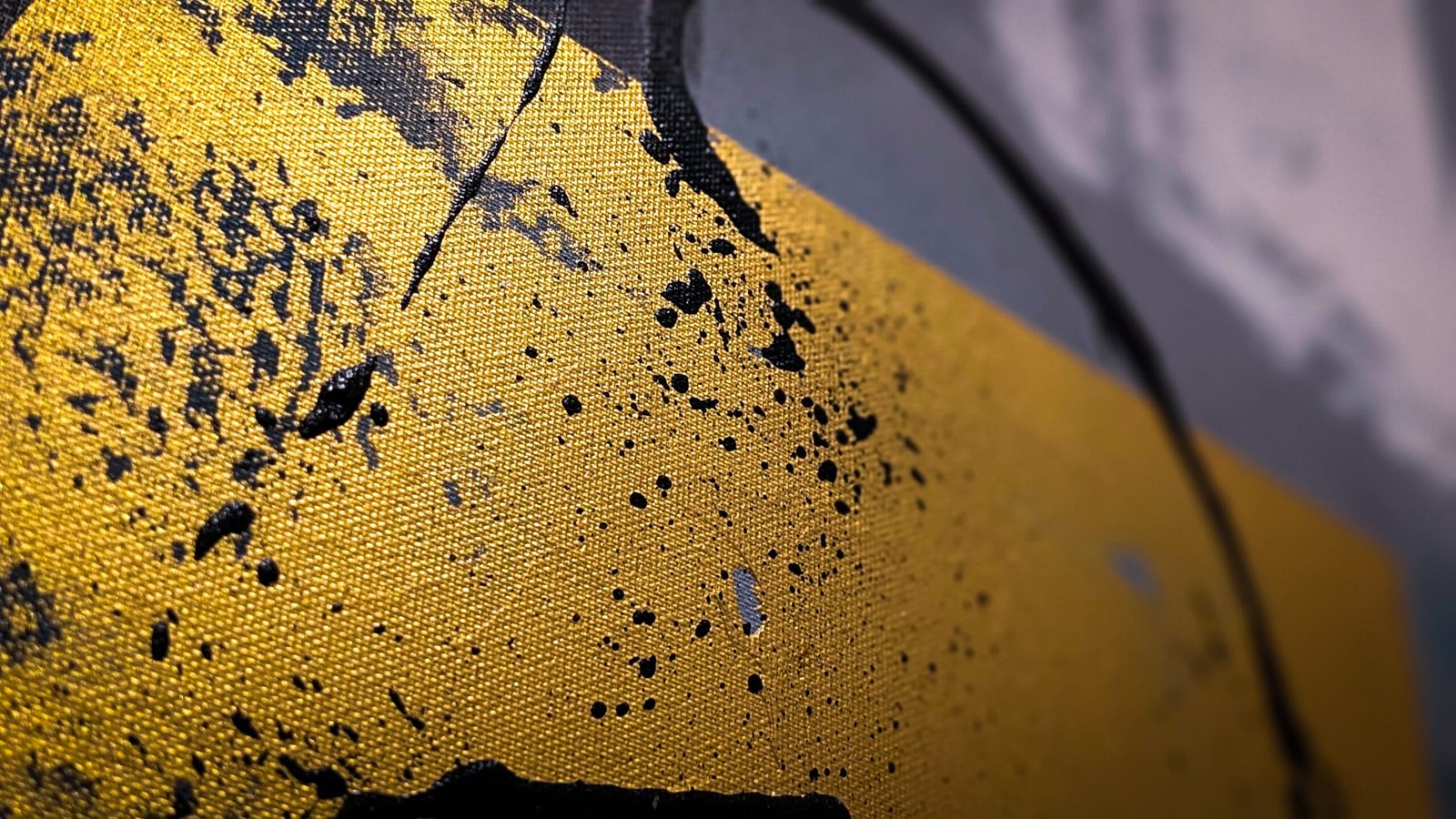 gros plan sur le tableau abstrait moderne REFLEXION de Julien Guénard à Givry.